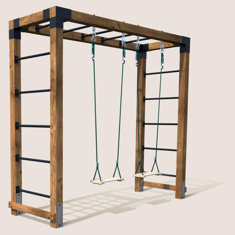 Aire de jeux multi-activités HECTOR en bois avec 2 balançoires réglables vue 3/4 fond beige
