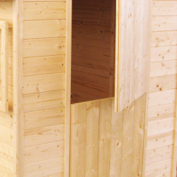Cabane en bois avec terrasse et banc pour enfants - Grace - Zoom sur les portes articulées