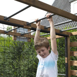 Aire de jeux en bois traité multisport Odin – Mur d’escalade, barre de traction, sac de frappe, cage de foot - Barre à singe