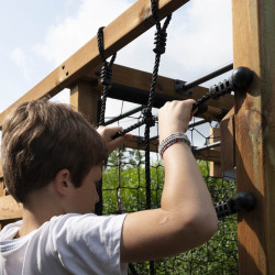 Aire de jeux en bois traité multisport Odin – Mur d’escalade, barre de traction, sac de frappe, cage de foot - Filet d'escalade