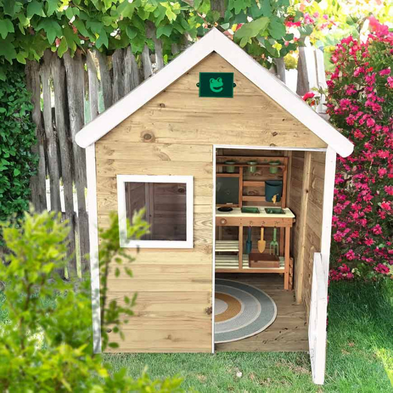 Cabane enfant Marina Soulet en bois traité avec plancher et portillon, vue de face