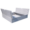 Bac à sable enfant gris avec couvercle et bancs rabattables – Soulet - Vue 3/4 droite sur fond blanc