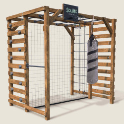 Aire de jeux en bois traité multisport Odin – Mur d’escalade, barre de traction, sac de frappe, cage de foot - Vue 3/4 droite