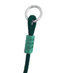 Zoom de l'anneau au dessus de la balançoire pour sa fixation