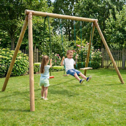Enfants jouant sur le portique balançoire en bois FIESTA avec face à face