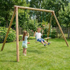 Enfants jouant sur le portique balançoire en bois FIESTA avec face à face