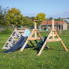 Niños jugando en el área de juegos Olympe de madera