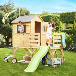 Cabane en bois sur pilotis avec toboggan pour enfants – Joséphine - Usage familial en extérieur