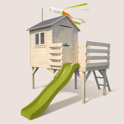 Cabaña de madera sobre pilotes con tobogán para niños – Joséphine