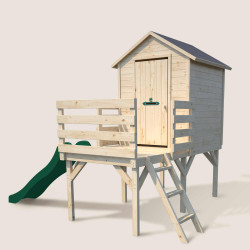 Cabaña de madera sobre pilotes con tobogán para niños – Joséphine