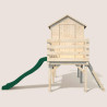 Cabaña de madera sobre pilotes con tobogán para niños – Joséphine