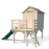 Cabaña de madera sobre pilotes con tobogán para niños – Joséphine